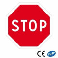 Panneau de circulation STOP obligatoire (Ab4)