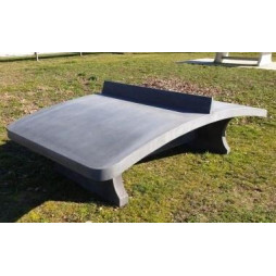 Table multi-jeux avec plateau courbé en béton anthracite