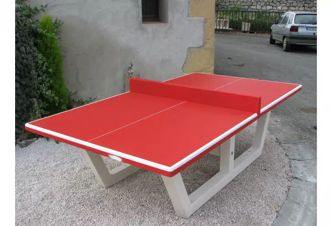 Table de Ping Pong en béton coloris rouge