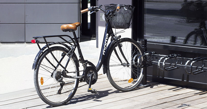 support vélos en acier en ville