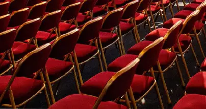 Chaises pour collectivités : guide d’achat en 2026