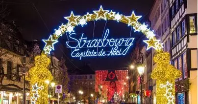 Décorations de Noël dans les villes : comment sublimer vos rues pendant les fêtes ?